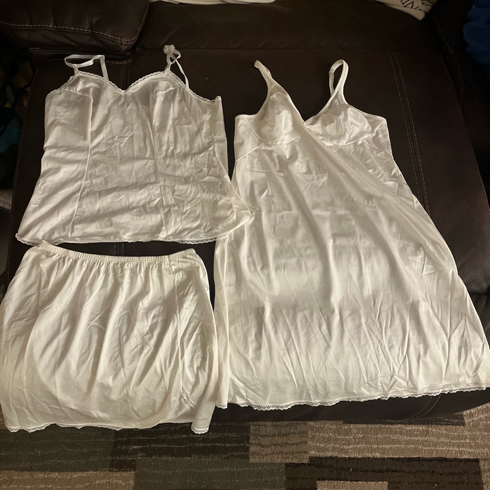 Two maidenform slips- gently used ( maybe twice each )